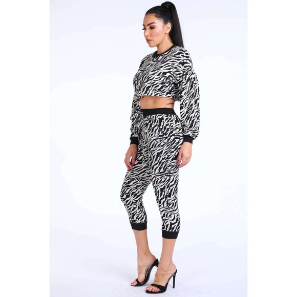 Women's Casual Long Sleeve Zebra Printed Crop Top & Matching Jogger Pants Set - Picture 2 of 5